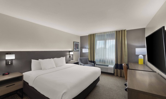 St. Johns Hotel | Accessible Comfort Inn & Suites with Spa and Breakfast