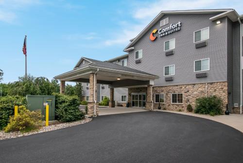 Barnesville Hotel | Comfort Inn & Suites Barnesville: Pet-Friendly Retreat
