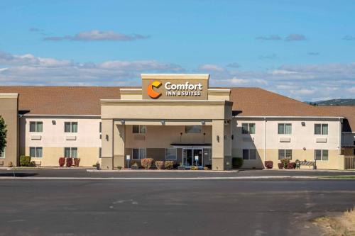 Beaver Hotel | Comfort Inn & Suites Beaver: Pet-Friendly with Ocean Views