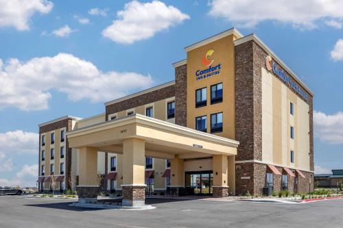 Bennett Hotel | Pet-Friendly Comfort Inn & Suites Bennett with 8.6/10 Rating