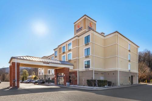 Lookout Valley Neighborhood Association Hotel | Discover Comfort Inn & Suites Lookout Mountain with Pool Access