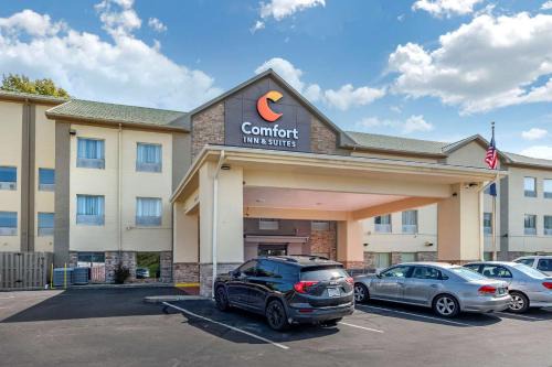 Clifton Hotel | Family-Friendly Comfort Inn & Suites with Relaxing Hot Tub