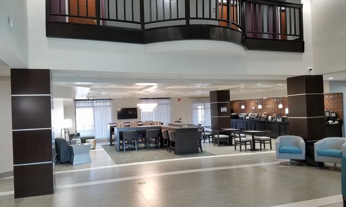 Columbus Hotel | Convenient Stay at Comfort Inn & Suites Columbus North
