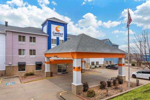 Conway Hotel | Discover Comfort Inn & Suites Conway: Pet-Friendly Getaway