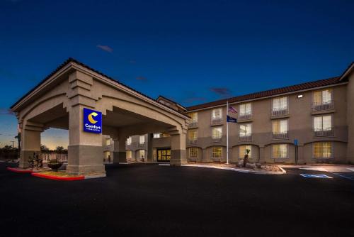 El Centro Hotel | Pet-Friendly Comfort Inn & Suites El Centro with Ocean View