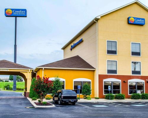 Franklin Hotel | Pet-Friendly Comfort Inn & Suites Franklin East Awaits You