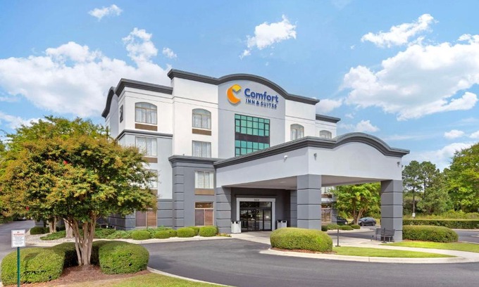 Greenville Hotel | Convenient Comfort Inn & Suites Near Convention Center