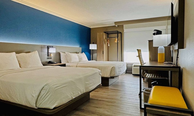 Energy Corridor Hotel | Relaxing Comfort Inn & Suites Houston Near Energy Corridor
