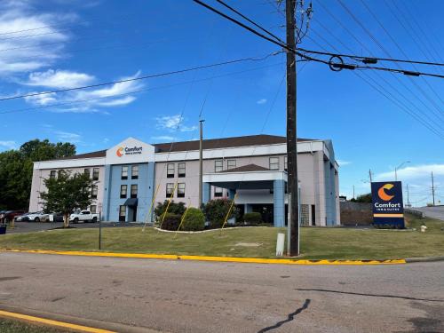 LaGrange Hotel | Comfort Inn & Suites: Family-Friendly with Oceanfront Views