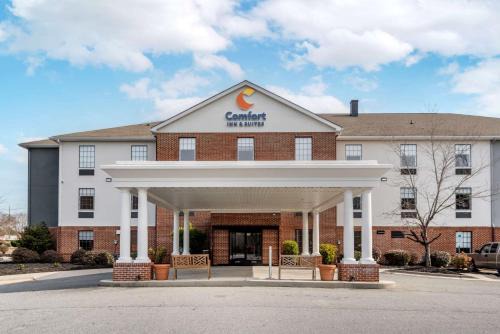 Lexington - Salisbury Hotel | Convenient Comfort Inn & Suites: Family-Friendly Retreat