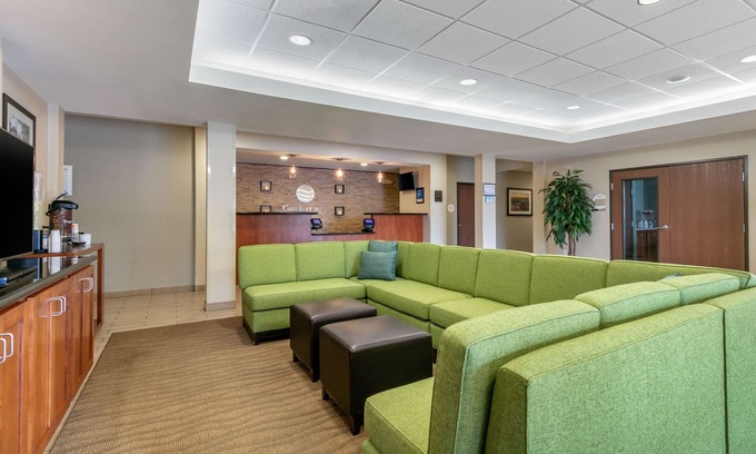 Marion Hotel | Comfort Inn & Suites Marion I-57 - Top Rated with Pool & Spa