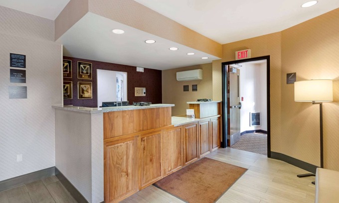Great Falls Hotel | Top-Rated Comfort Inn & Suites Market - Airport Awaits You