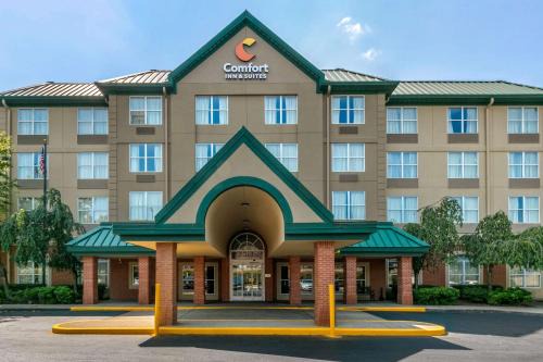 Franklin Hotel | Enjoy Comfort Inn & Suites Nashville Franklin with Pool Access