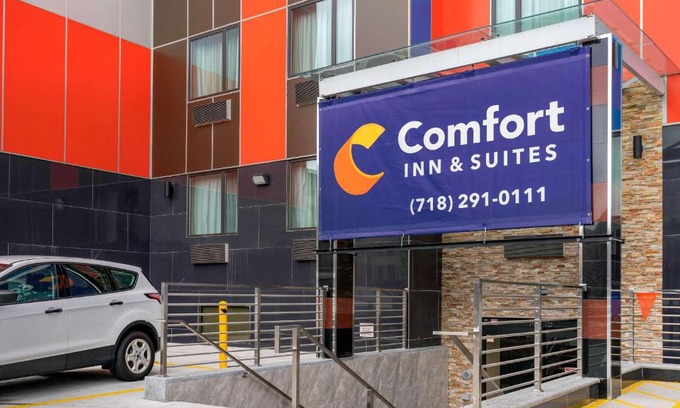 Queens Hotel | Comfort Inn & Suites: Family-Friendly Stay Near JFK