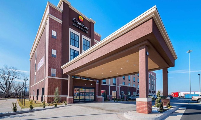 Central Oklahoma City Hotel | Convenient Comfort Inn & Suites in Oklahoma City Near Bricktown