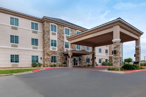 Odessa Hotel | Discover Comfort Inn & Suites with Pool and Ocean View