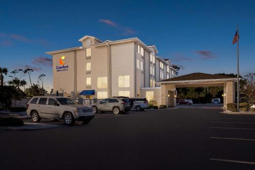 Panama City Hotel | Convenient Comfort Inn & Suites Panama City with Pool Access