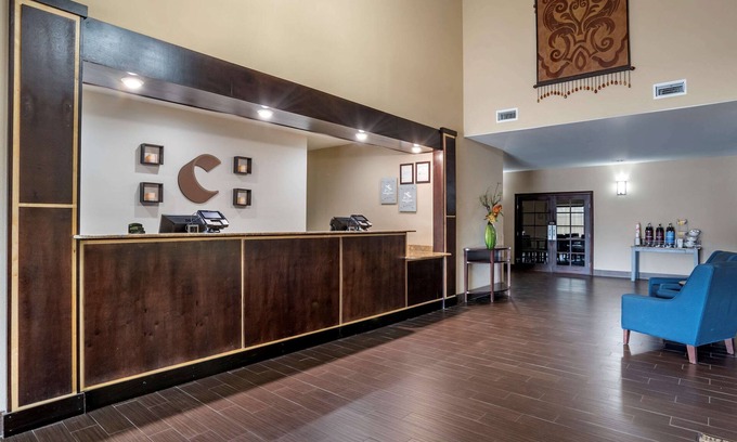 Scott Hotel | Premium Comfort Inn & Suites Scott-West Lafayette Awaits