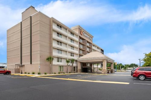 Wilmington Hotel | Cozy Comfort Inn University: Oceanfront with Family Amenities