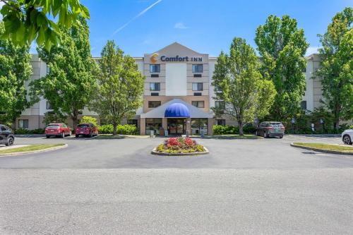 White River Junction Hotel | Comfort Inn: Family and Pet-Friendly Getaway Awaits