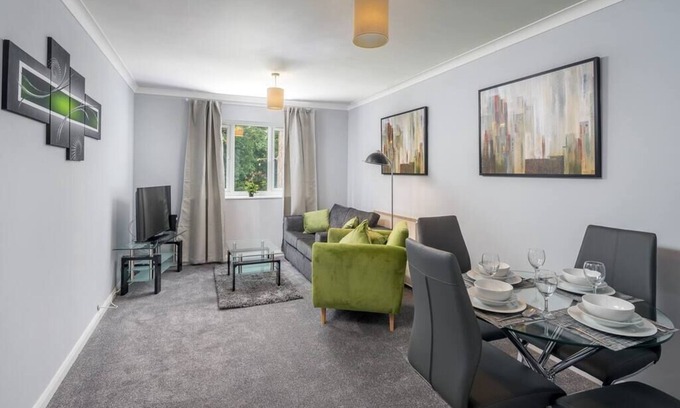 Southgate Apartment | Experience the Comfort of Home in Our One-Bedroom Apartment