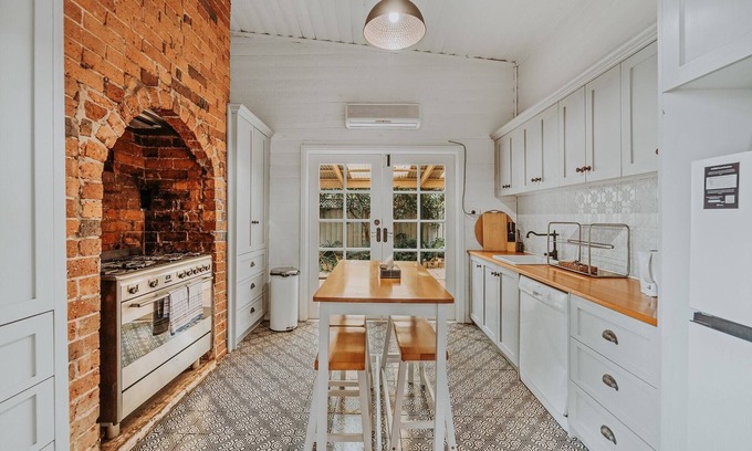 Bendigo House | Convenience at Comfort On McCrae in City Centre