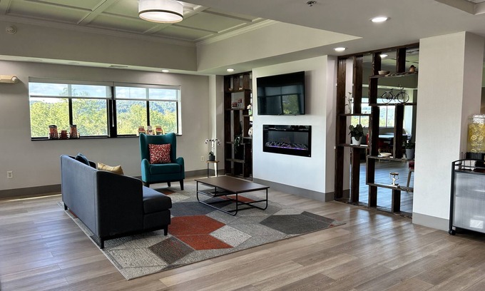Bloomsburg Hotel | Comfort Suites Bloomsburg: Family-Friendly with Pool Access