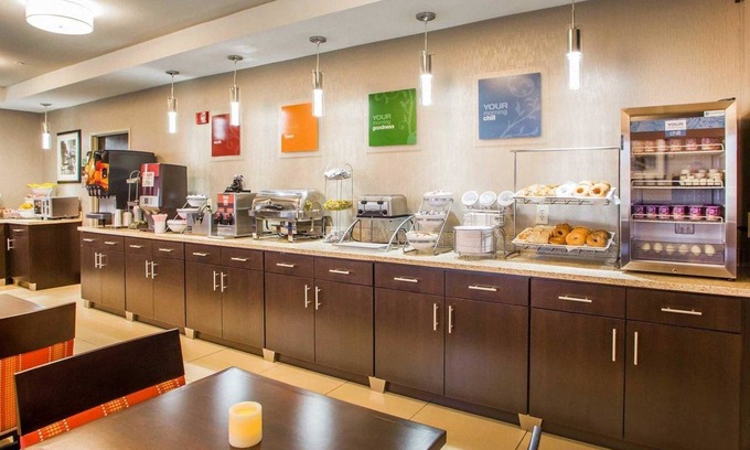 Columbus Hotel | Relax at Comfort Suites Columbus West - Hilliard with Pool