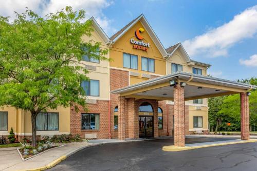 Dover Hotel | Elevate Your Stay at Comfort Suites with Oceanfront Views