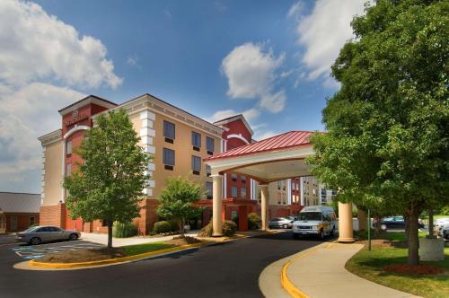 Chantilly Hotel | Convenient Comfort Suites Dulles Airport with Pool & Breakfast