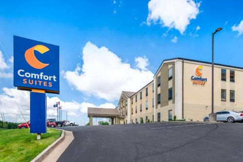 Jefferson City Hotel | Welcoming Comfort Suites in Jefferson City with Pool & Hot Tub