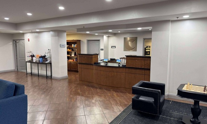 Knoxville Hotel | Relax at Comfort Suites East with Great Amenities & Reviews
