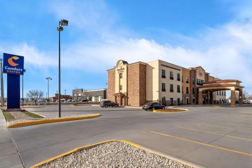 Roswell Hotel | Family-Friendly Comfort Suites with High Guest Ratings