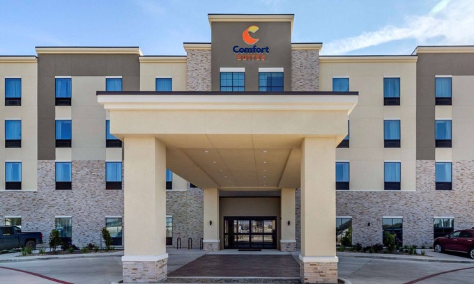 North San Antonio - SAT Hotel | Top-Rated Comfort Suites San Antonio with Pool & Dining