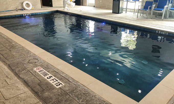 Cedar Park Hotel | Comfort Suites: Family-Friendly Stay with Pool & Spa Access