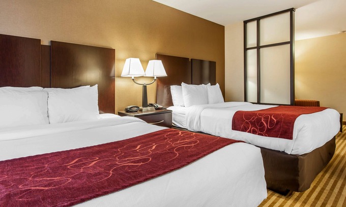 Sunnyslope Hotel | Relaxing Comfort Suites Wenatchee Gateway with Pool & Spa