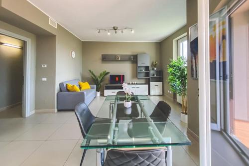 Pavia Apartment | Comfort urbano con box auto privato