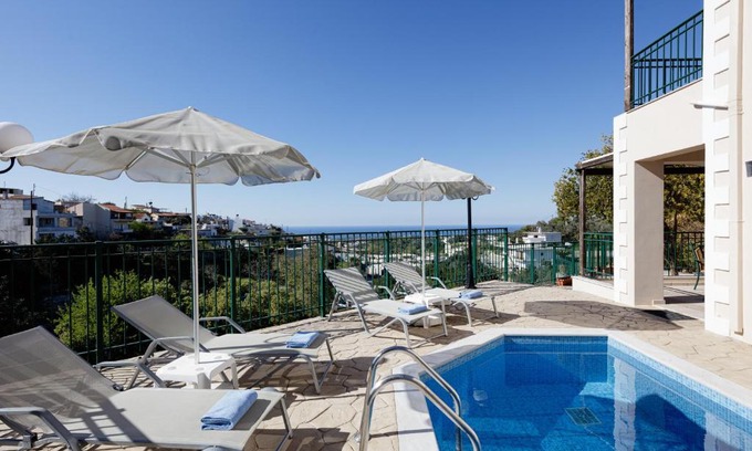 Kirianna Villa | Elegant Villa Mahin with Pool and Sea View in Rethymno