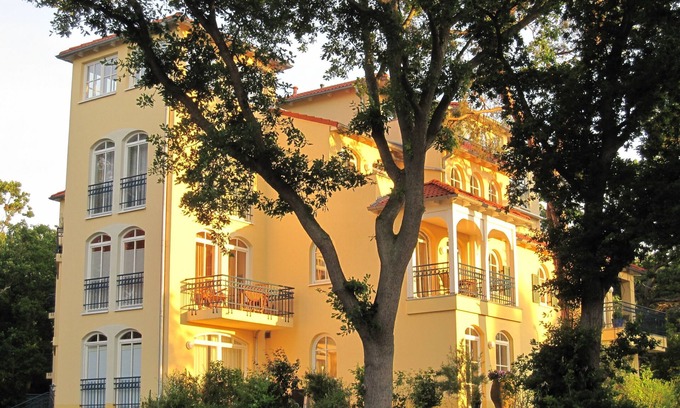Ostseebad Baabe Apartment | Guest Rated 10/10: Oceanfront Penthouse Steps to Beach