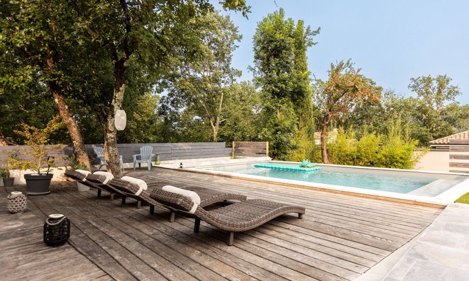 Saint Alban Auriolles House | Guest Rated 10/10 Villa with Private Pool & Free WiFi