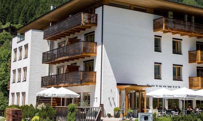 Hinterthal Apartment | Modern Apartment with Spa and Child-Friendly Amenities