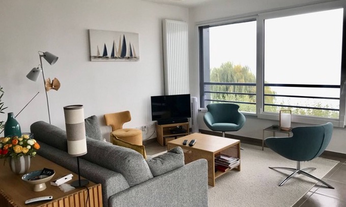 Publier Apartment | Comfortable 1-bedroom apartment near beach and lake with garage