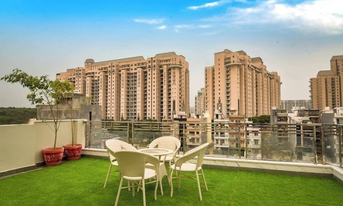 DLF City Apartment | Comfortable 1 Bhk Serviced Apartment w/Hill view