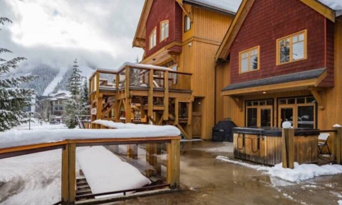 Rossland Condo | Cozy 2-Bedroom Suite with Pool and Spa Access!