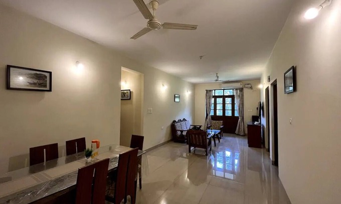 Majorda Apartment | Relaxing 2 BHK Retreat with Pool Near Betalbatim Beach