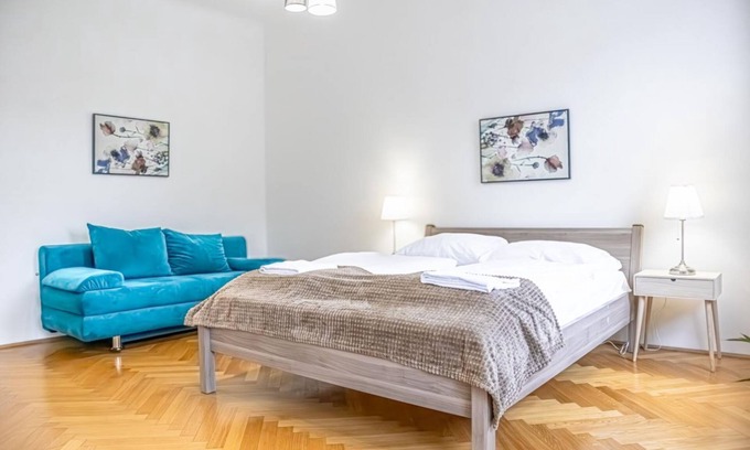 Neulerchenfeld Apartment | Cozy 2BR Apartment Near Wiener Stadthalle with Kitchen