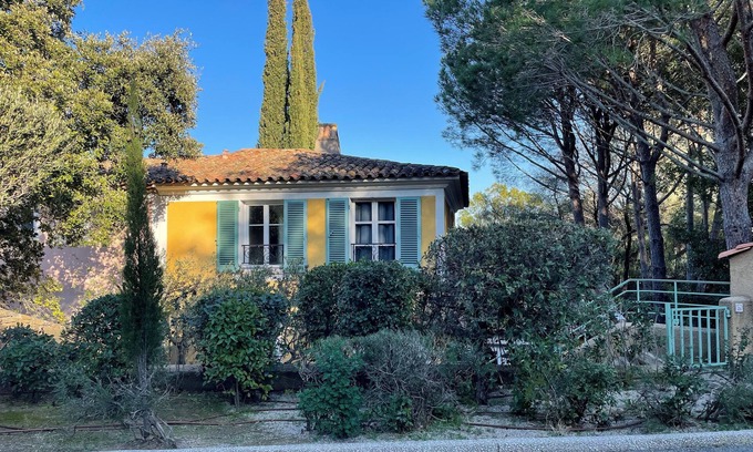 Les Restanques House | Top Rated 3 Bedroom Getaway with Pool in Grimaud, St Tropez