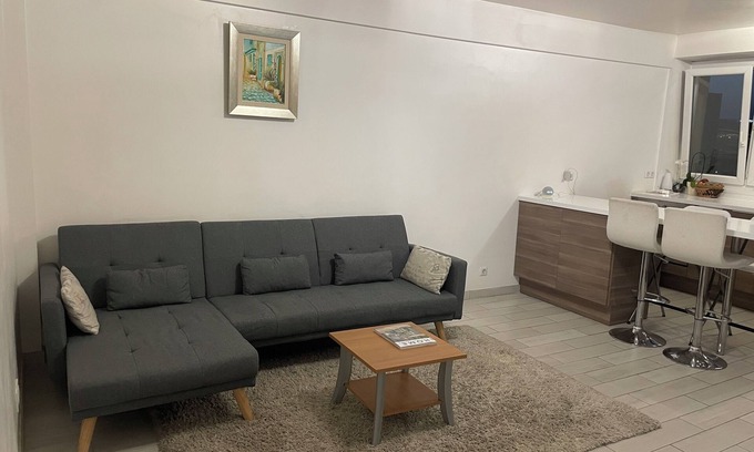 Gambetta Apartment | Comfortable 3-room apartment in La Défense close to transport links