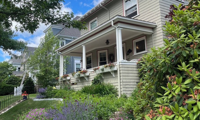 West Roxbury House | Comfortable 4-bedroom house 20 minute drive to the Boston Commons.