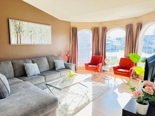 Hinton House | Cozy 6-Bedroom House Ideal for Families and Pets